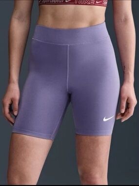 NWT Nike Women's Bike Shorts Tight Fit High Rise 8" Inseam
